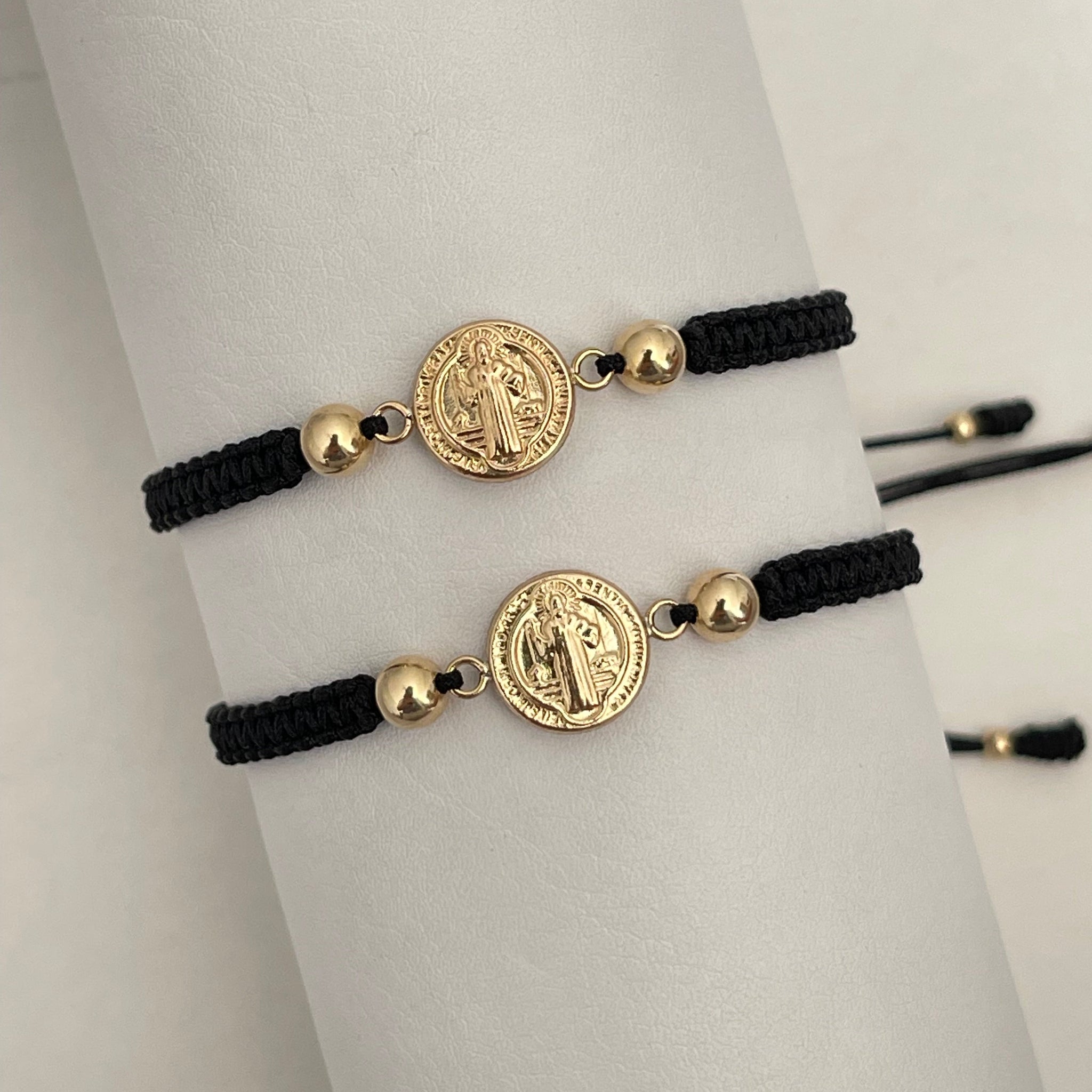 Pulseras pareja san Benito