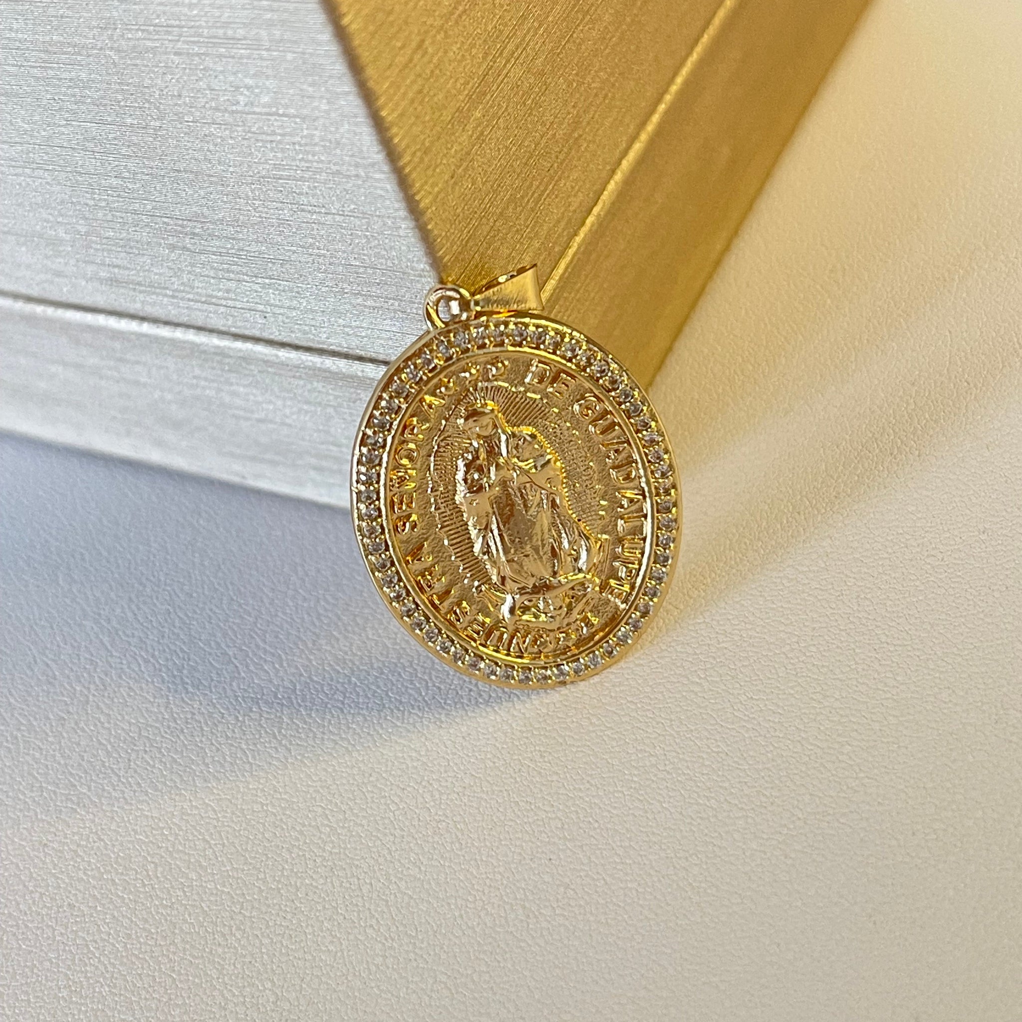 Dije Virgen de Guadalupe exclusive