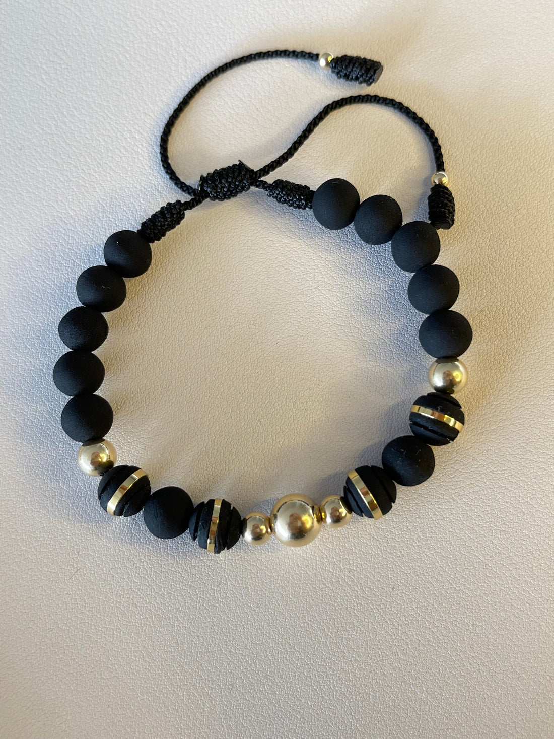 Pulsera Neopreno y balín 8 - 6 milímetros