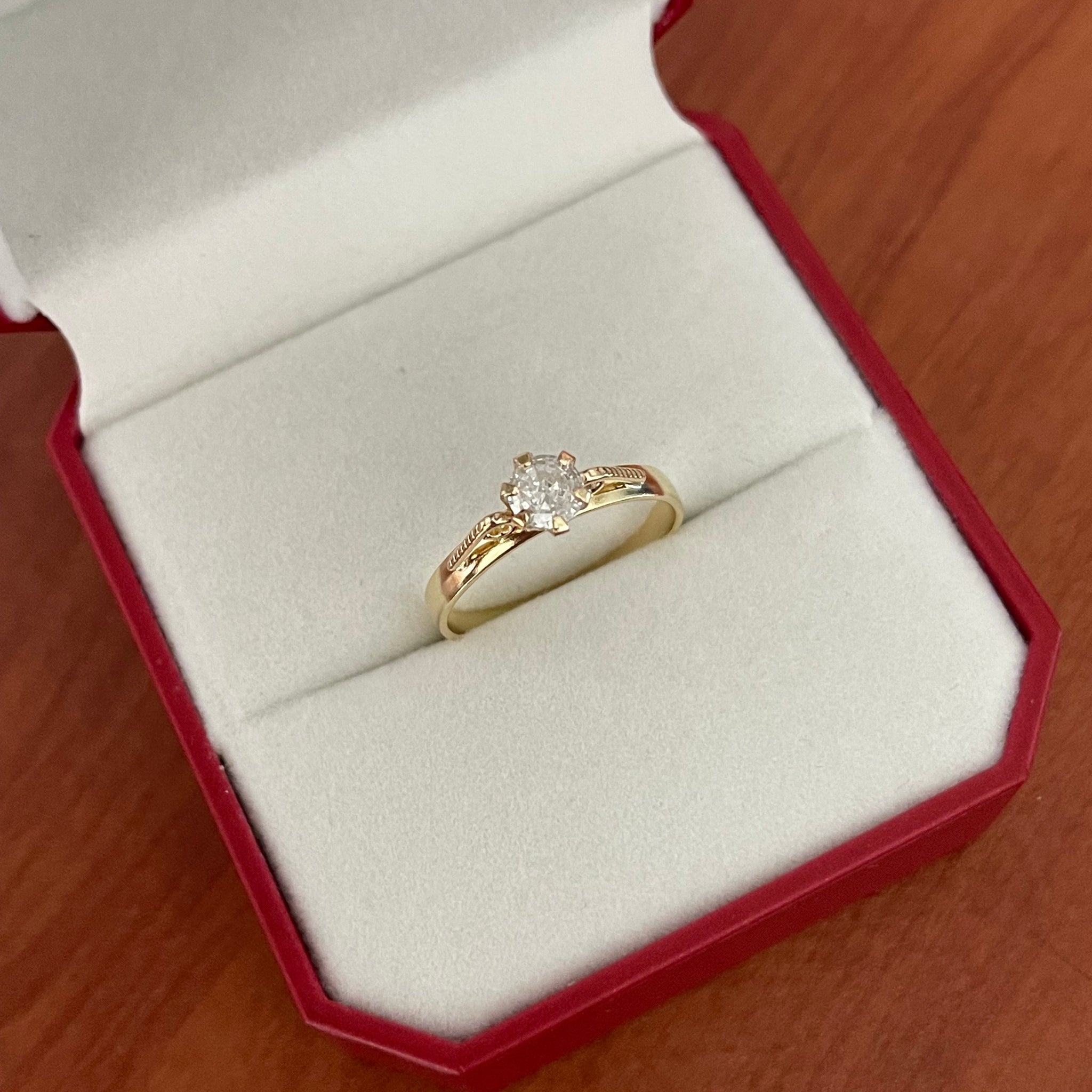 Anillo solitario plataforma